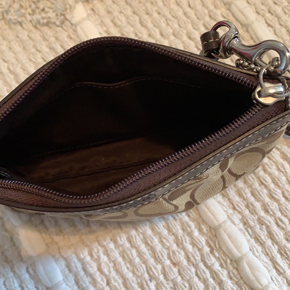 Coach wristlet - Picture 2 of 4